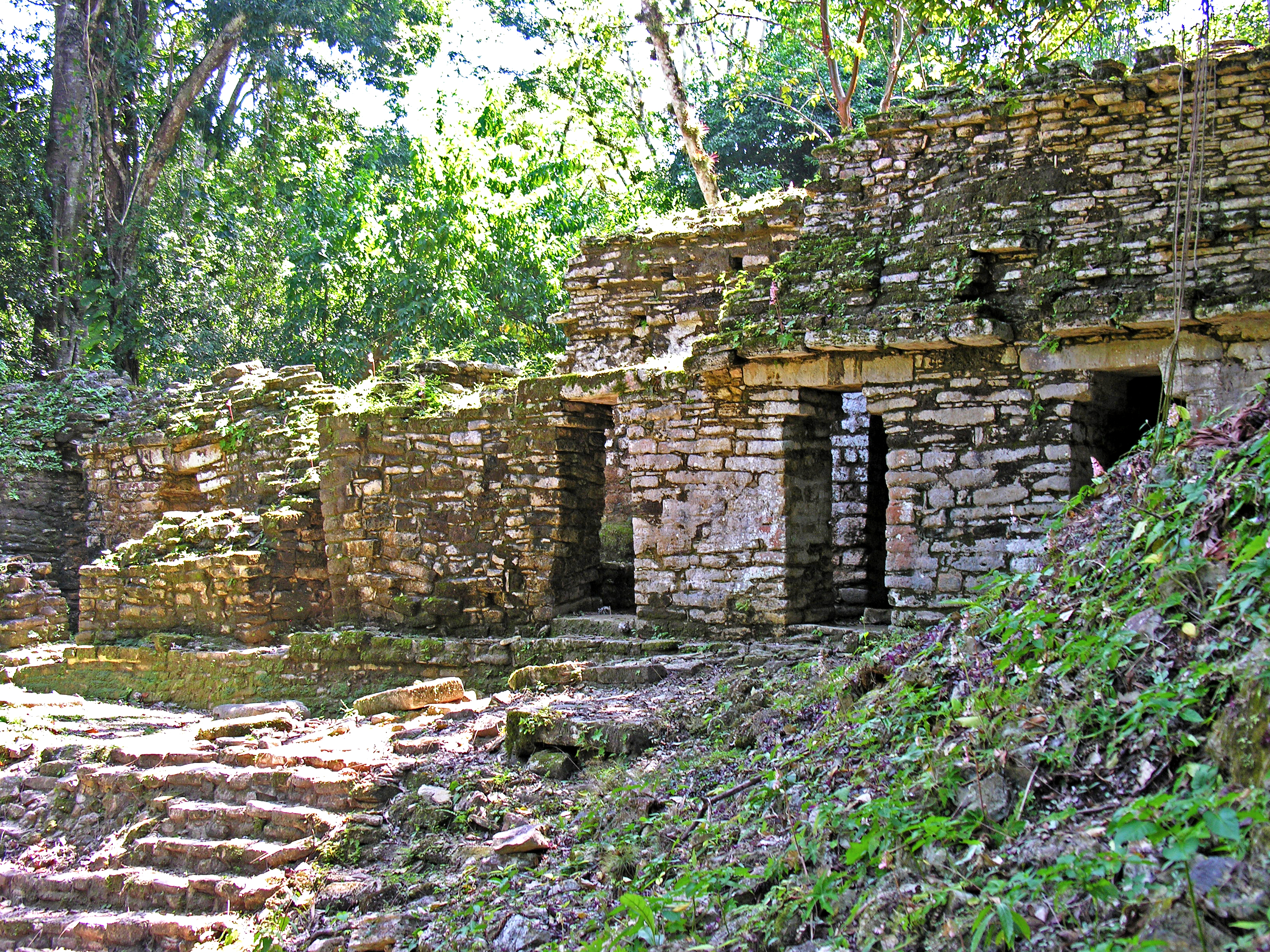 Casa Maya. Mayan House · Las Culturas Antiguas